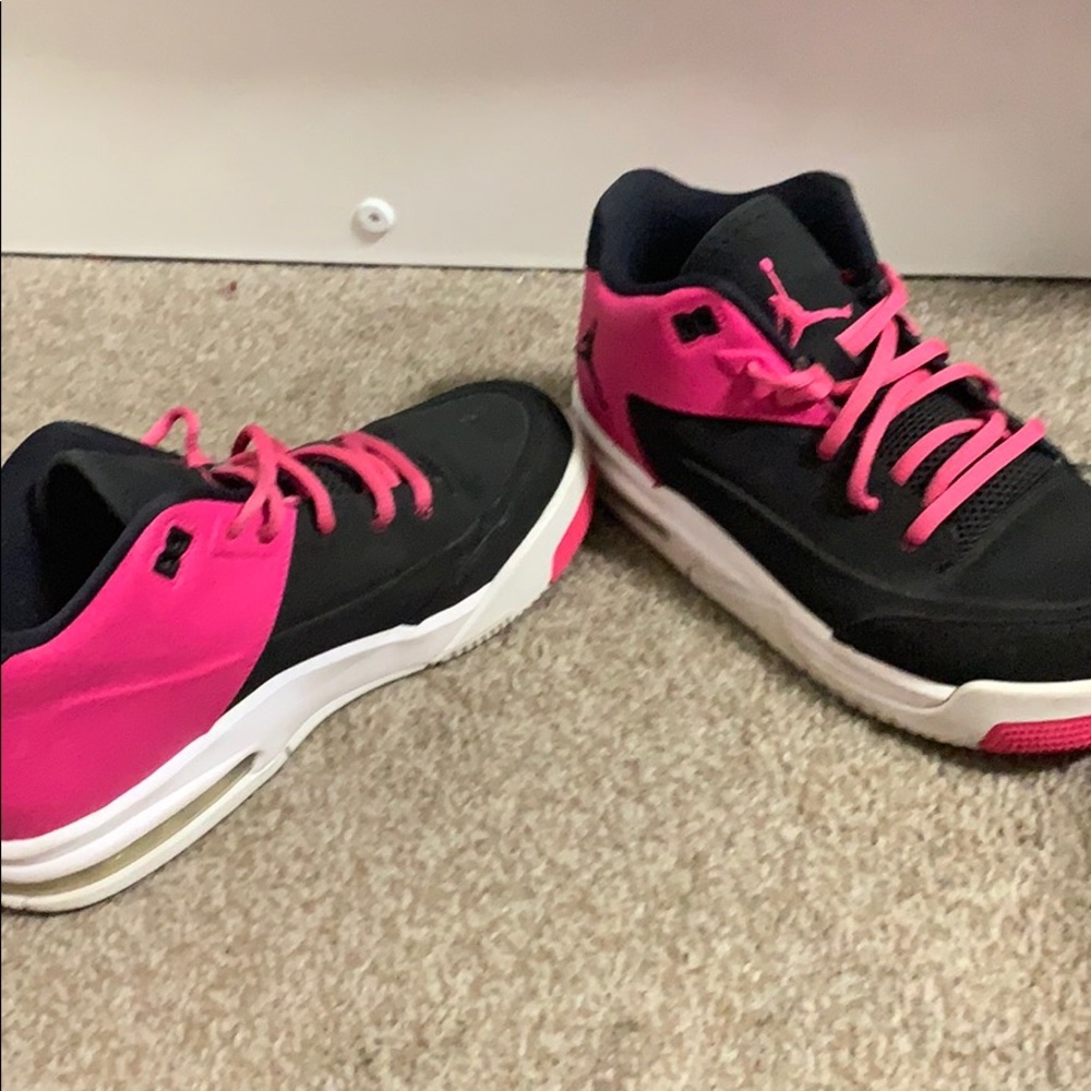 Black/pink jordans REAL